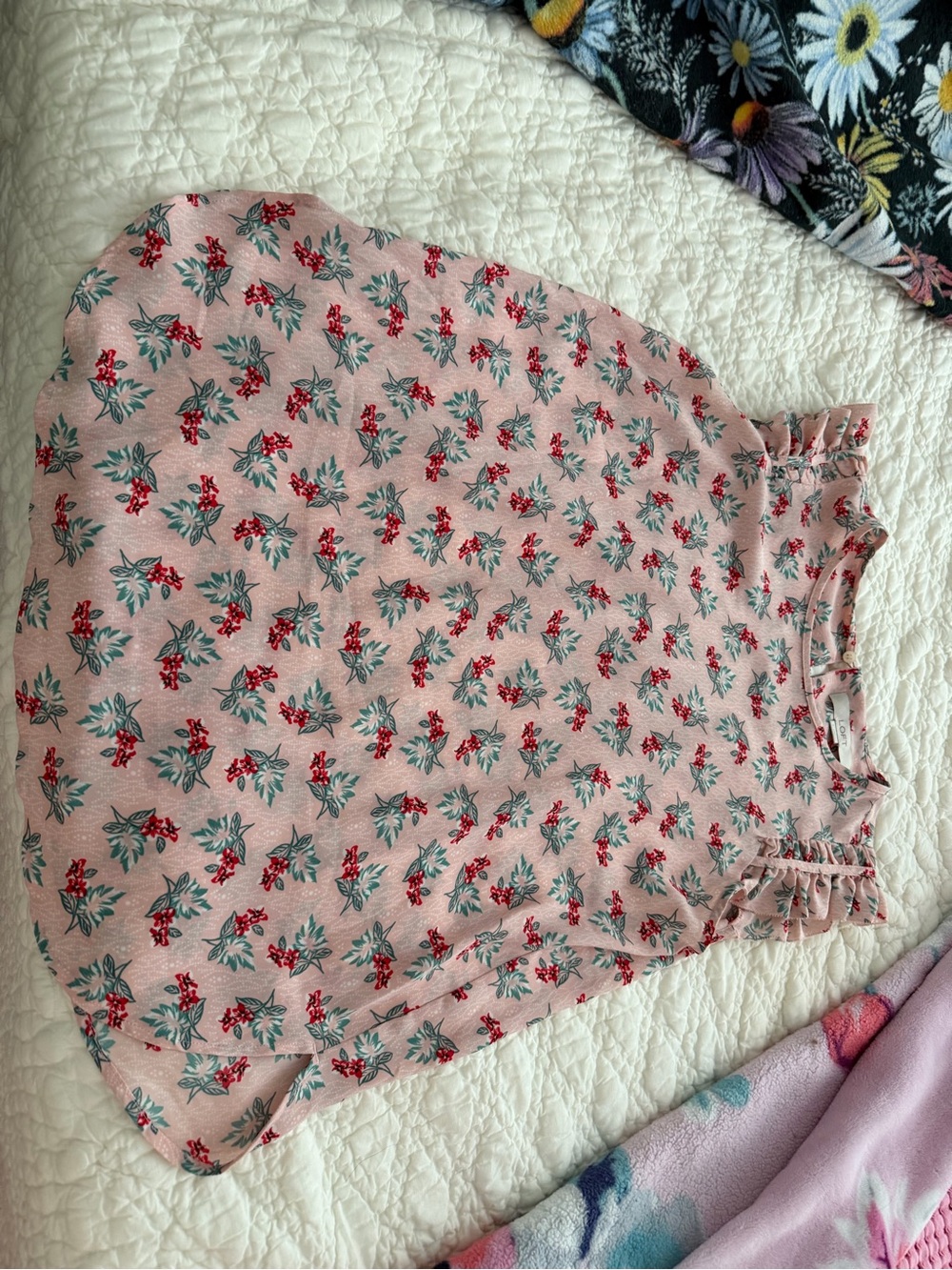 Loft pink Floral Ruffle Sleeve Top